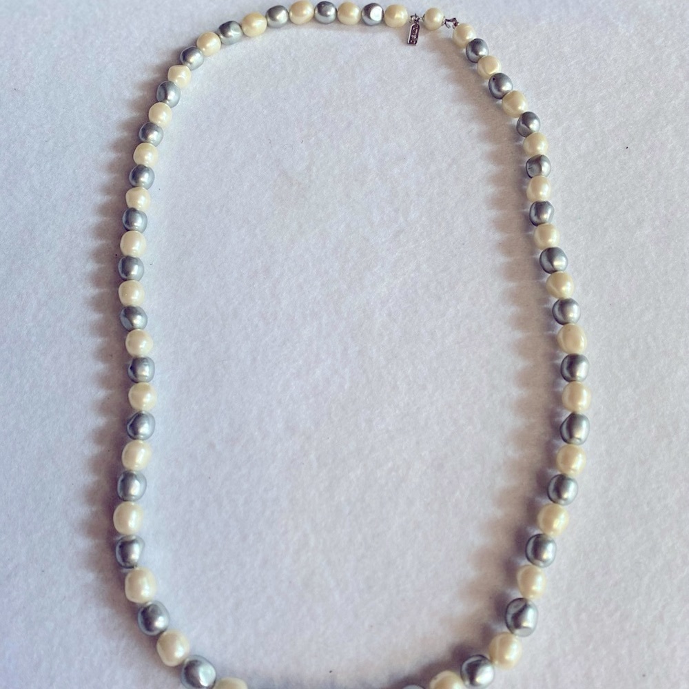 Marvella Pearl Beaded Necklace 24” Gray Off White Vintage Branded Dressy Office - Picture 1 of 7